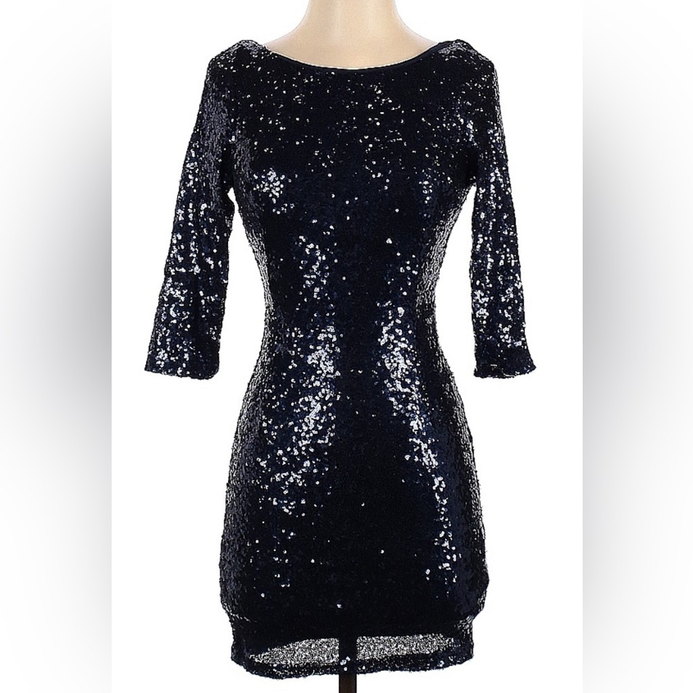 Lulu’s sequin‎ dress size small. Perfect for a night out!